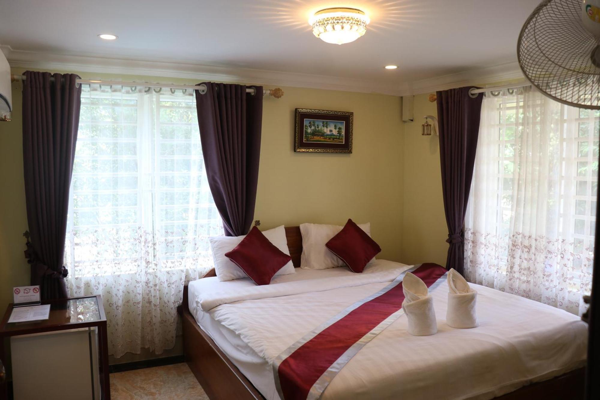 Ahha Boutique Kampot Hotel Екстериор снимка